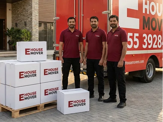 E House Mover UAE team in Dubai shifting boxes to self storage
